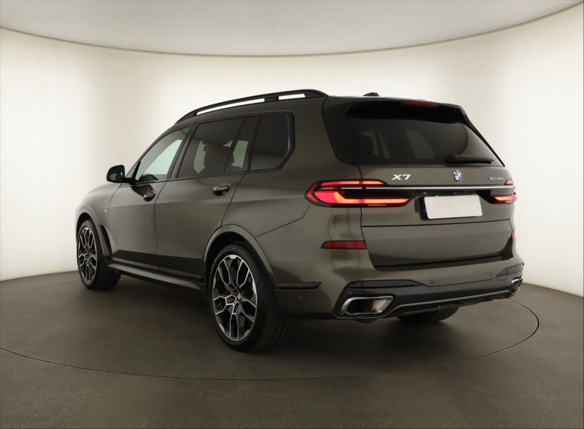 BMW X7, 2025