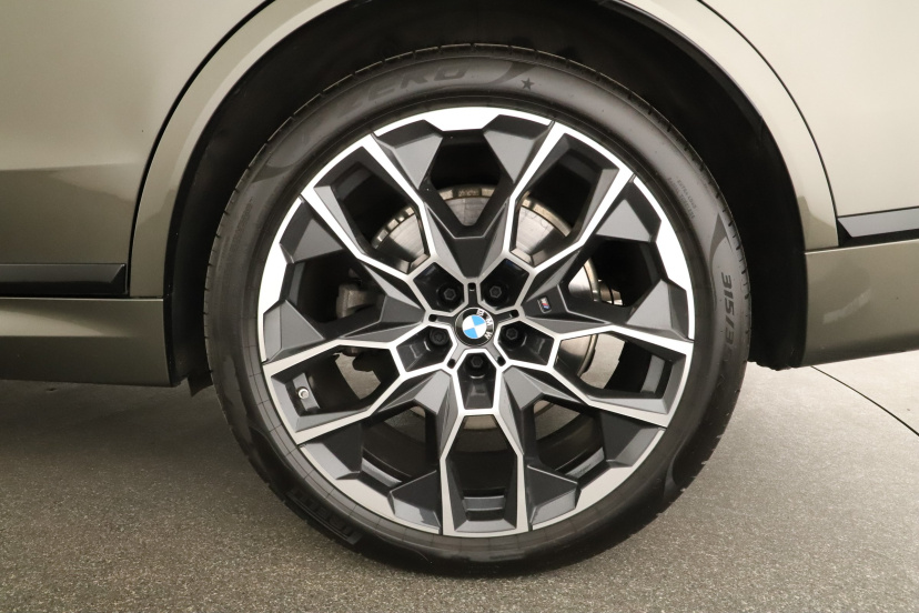 BMW X7, 2025