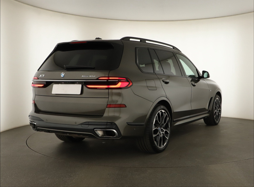 BMW X7, 2025