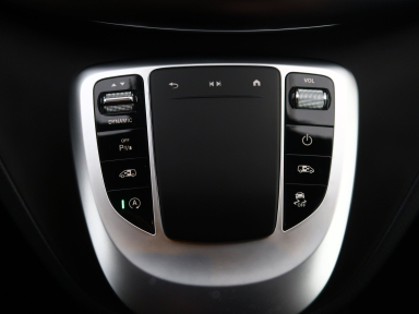 Mercedes-Benz V - 2023