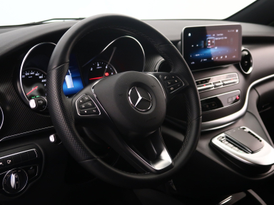 Mercedes-Benz V - 2023