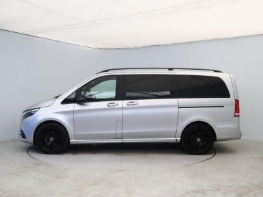 Mercedes-Benz V - 2023