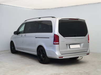 Mercedes-Benz V - 2023