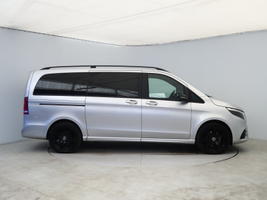 Mercedes-Benz V - 2023