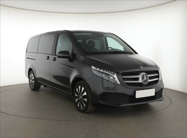 Mercedes-Benz V 2023