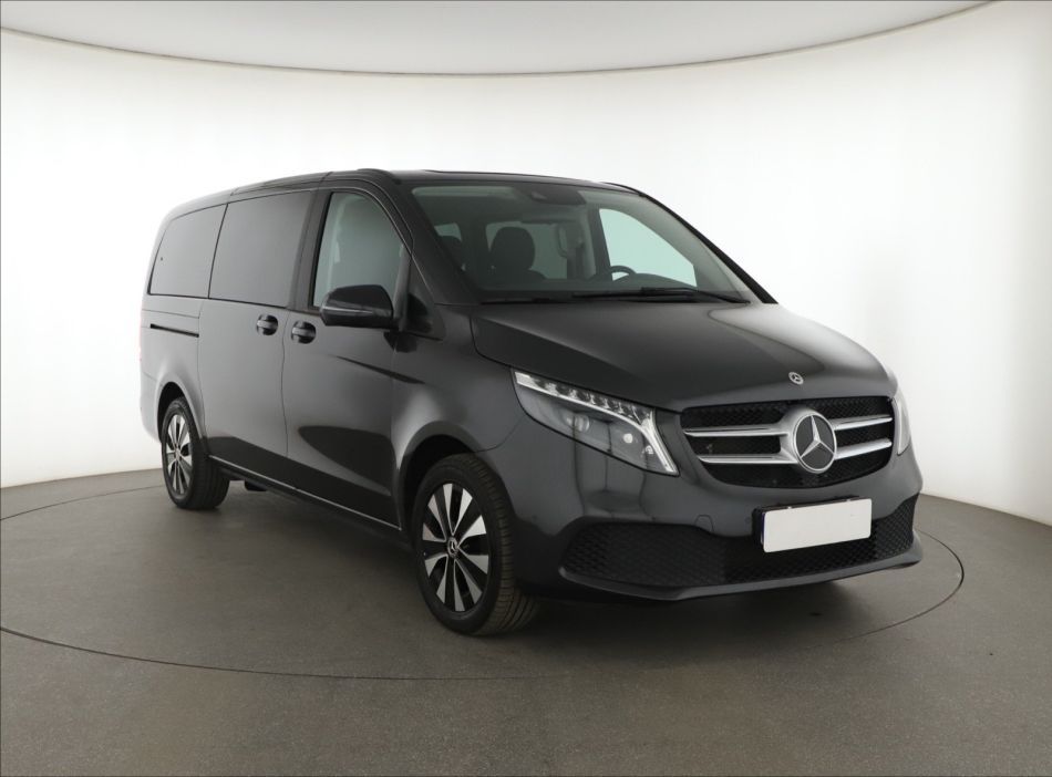 Mercedes-Benz V - 2023