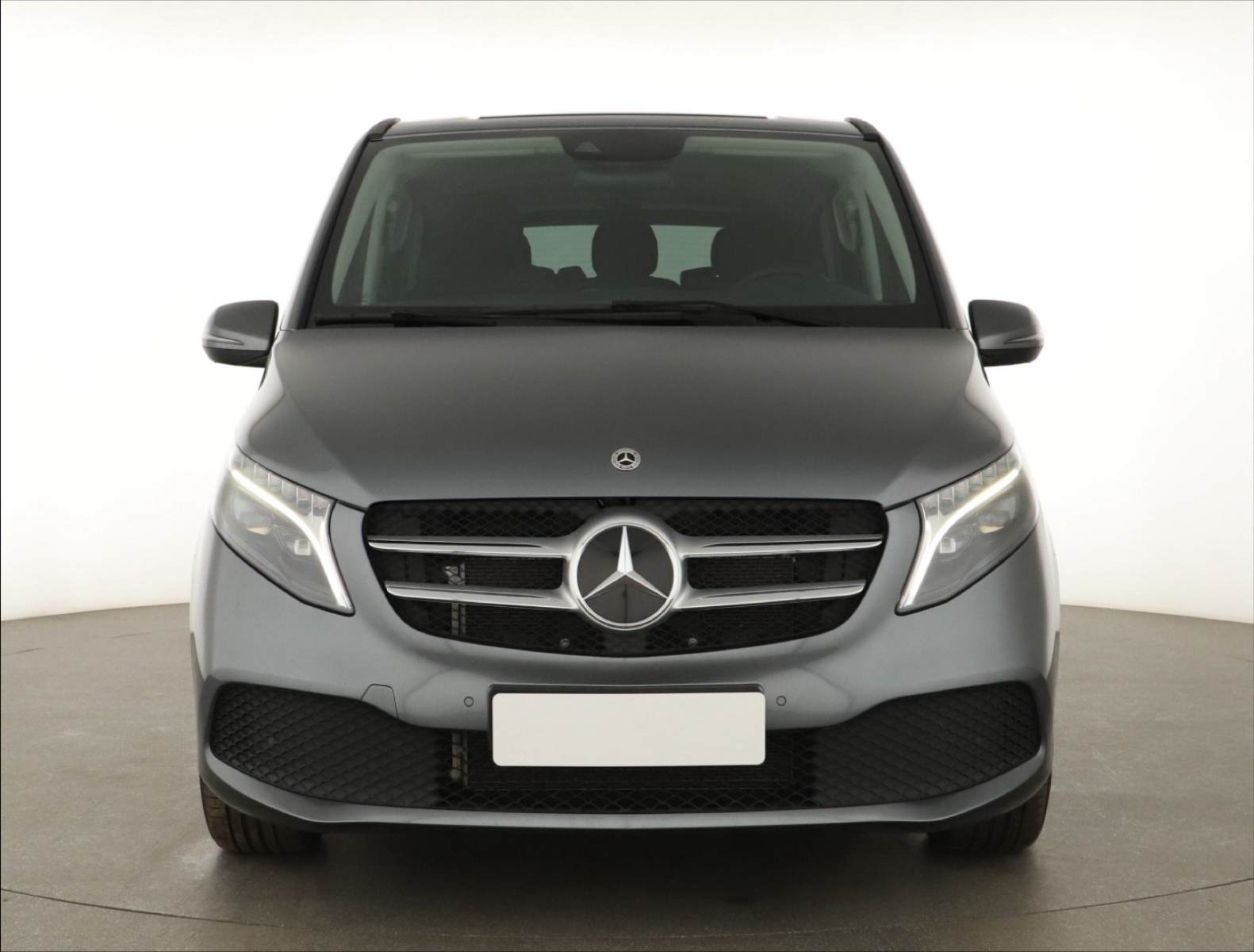 Mercedes-Benz V - 2023
