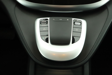 Mercedes-Benz V - 2023