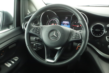Mercedes-Benz V - 2023