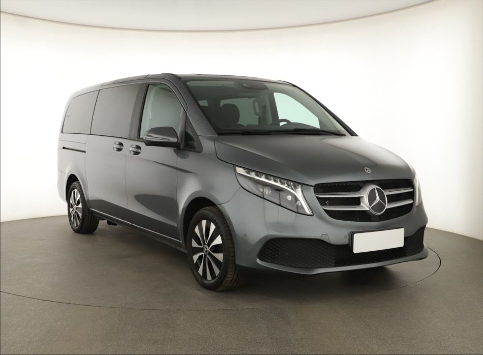 Mercedes-Benz V - 2023