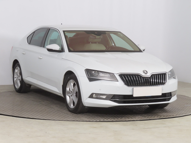 Škoda Superb 2016