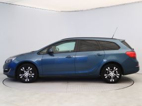 Opel Astra - 2012
