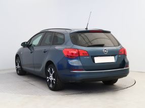 Opel Astra - 2012