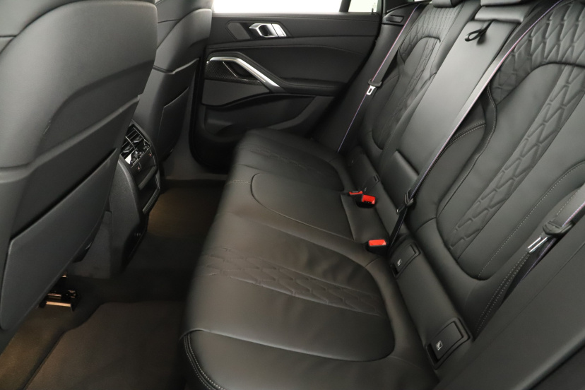 BMW X6, 2025