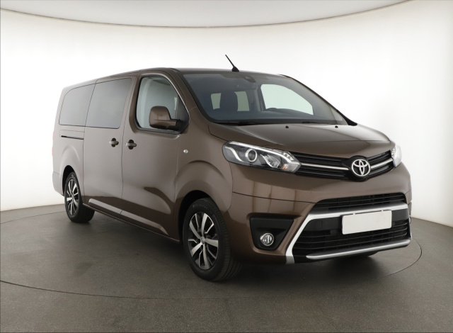 Toyota Proace Verso 2024