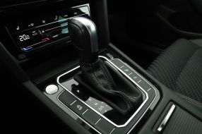 Volkswagen Passat - 2021