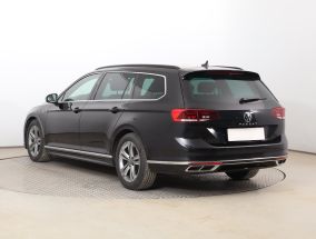 Volkswagen Passat - 2021