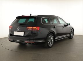 Volkswagen Passat - 2021