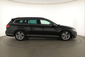 Volkswagen Passat - 2021