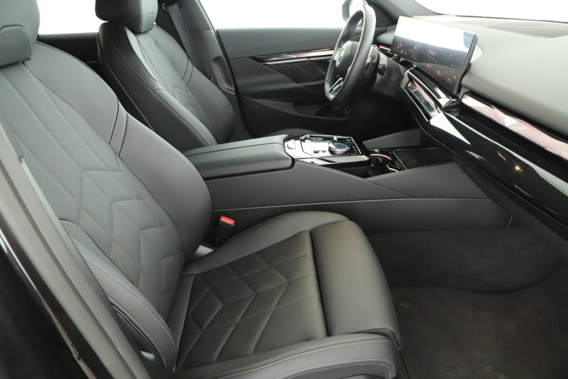 BMW 5, 2025