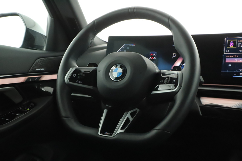 BMW 5, 2025