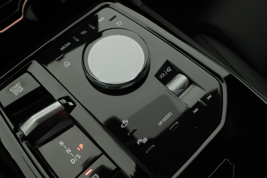 BMW 5 - 2025