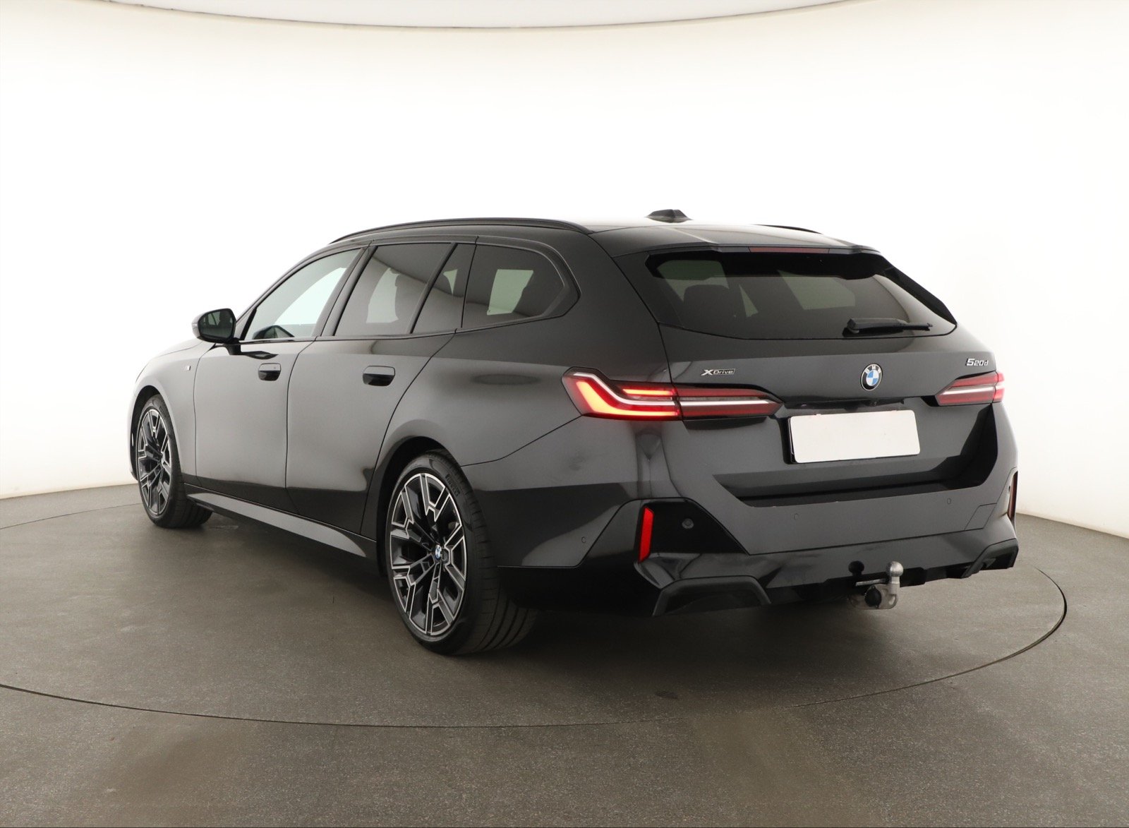 BMW 5 - 2025