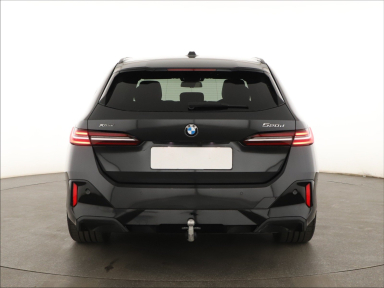 BMW 5 - 2025