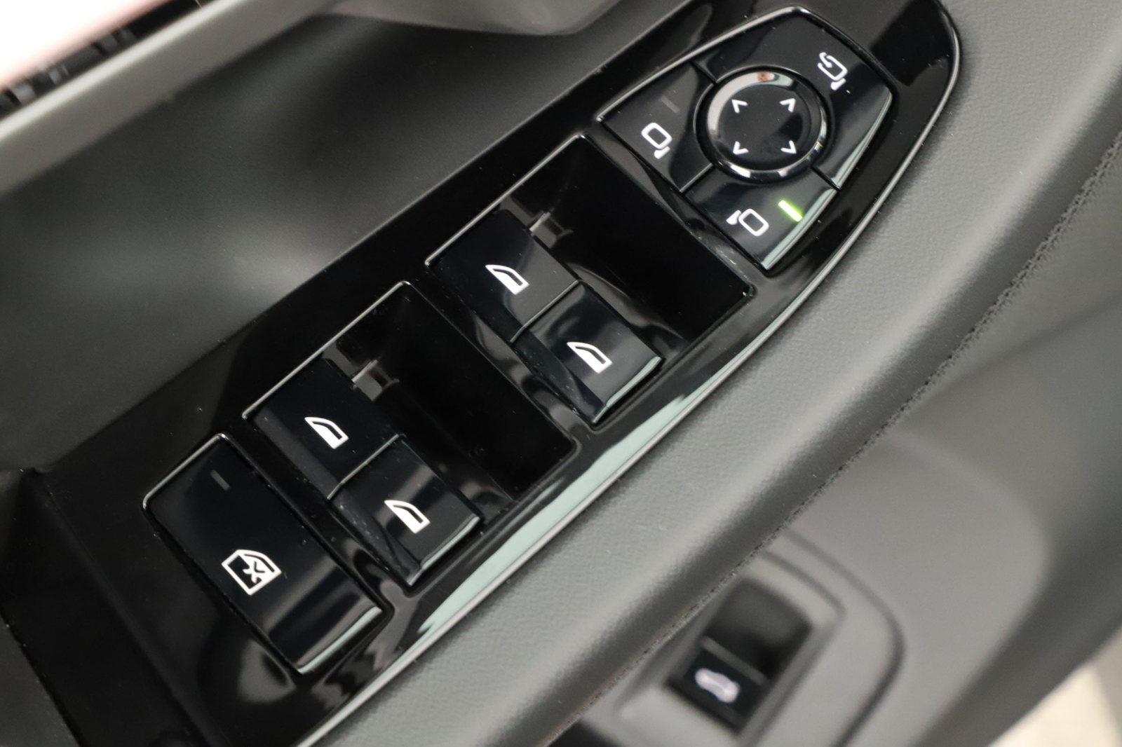 BMW 5 - 2025