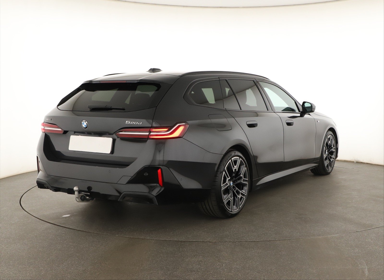BMW 5 - 2025