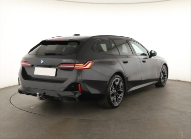 BMW 5 - 2025