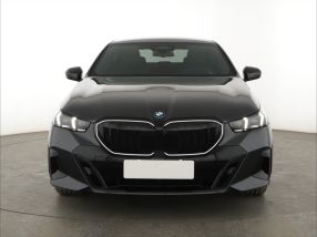 BMW 5 - 2025