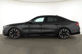 BMW 5 - 2025