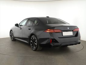BMW 5 - 2025