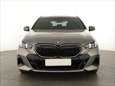 BMW 5 - 2025