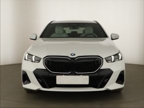 BMW 5 - 2025