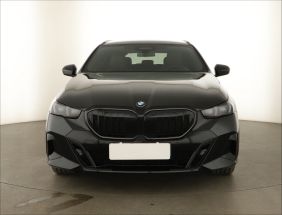 BMW 5 - 2025