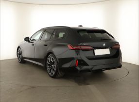 BMW 5 - 2025