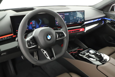 BMW 5 - 2025