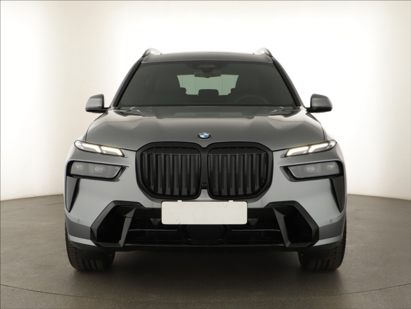 BMW X7, 2025