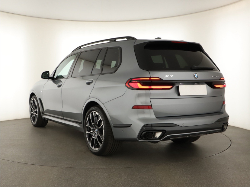 BMW X7, 2025