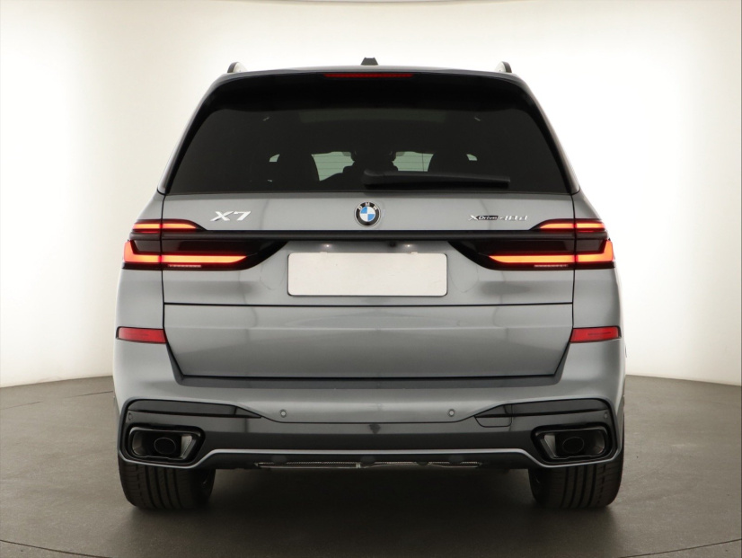 BMW X7, 2025