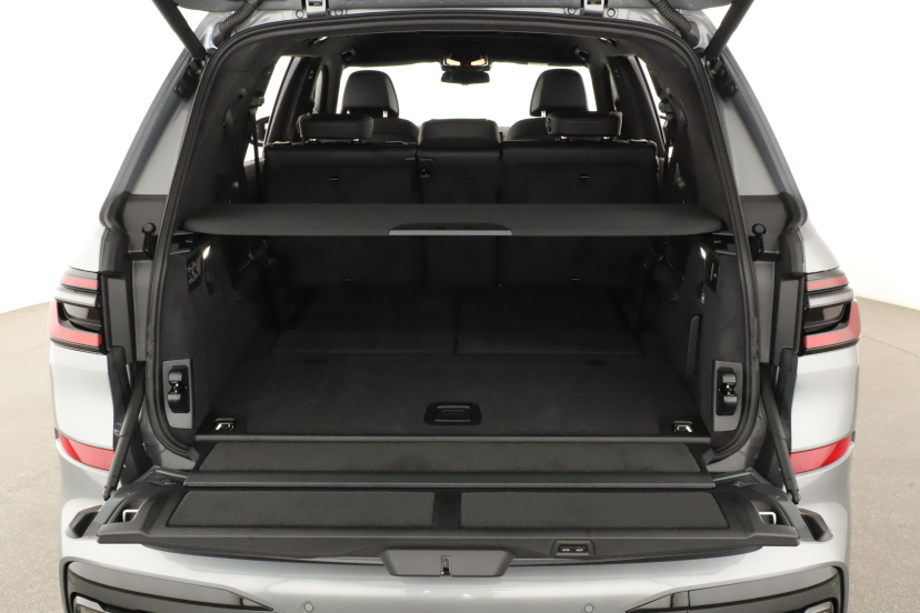 BMW X7, 2025