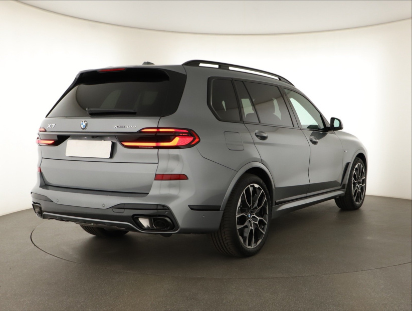 BMW X7, 2025