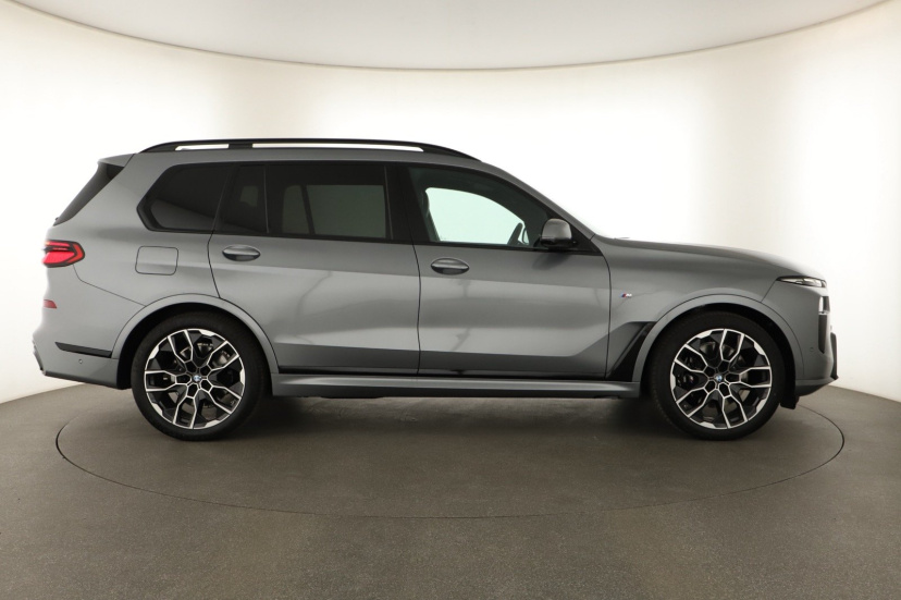 BMW X7, 2025