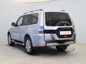 Mitsubishi Pajero - 2016