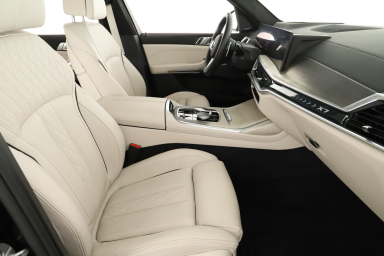 BMW X7 - 2025