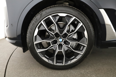 BMW X7 - 2025