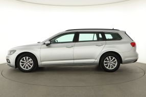 Volkswagen Passat - 2021
