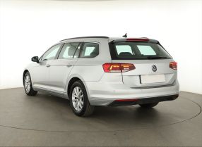 Volkswagen Passat - 2021